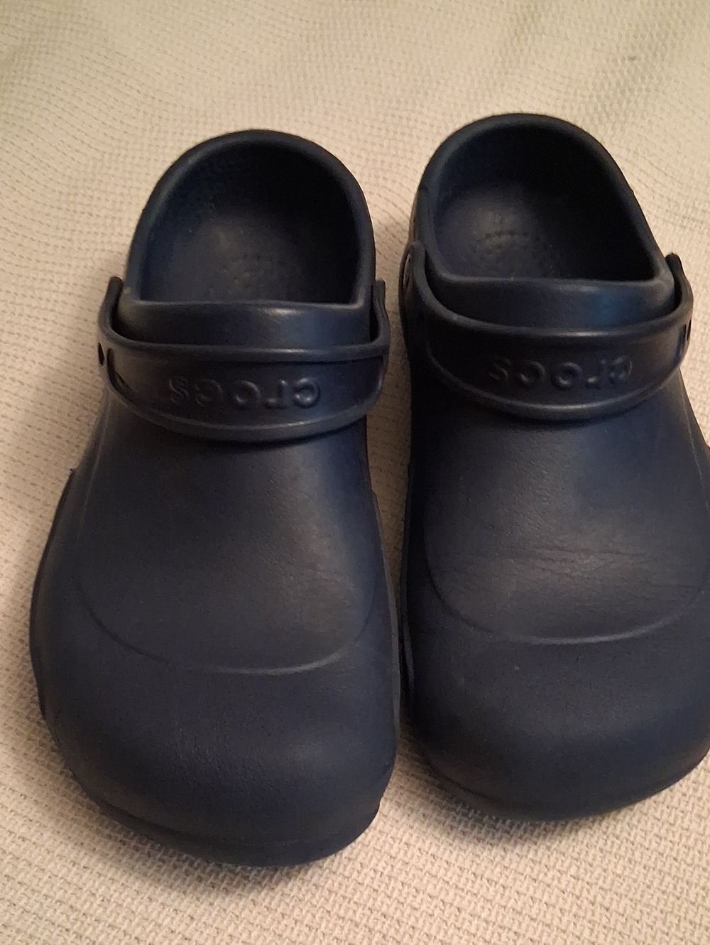 CROCS Men's Classic Clog in Navy Blue